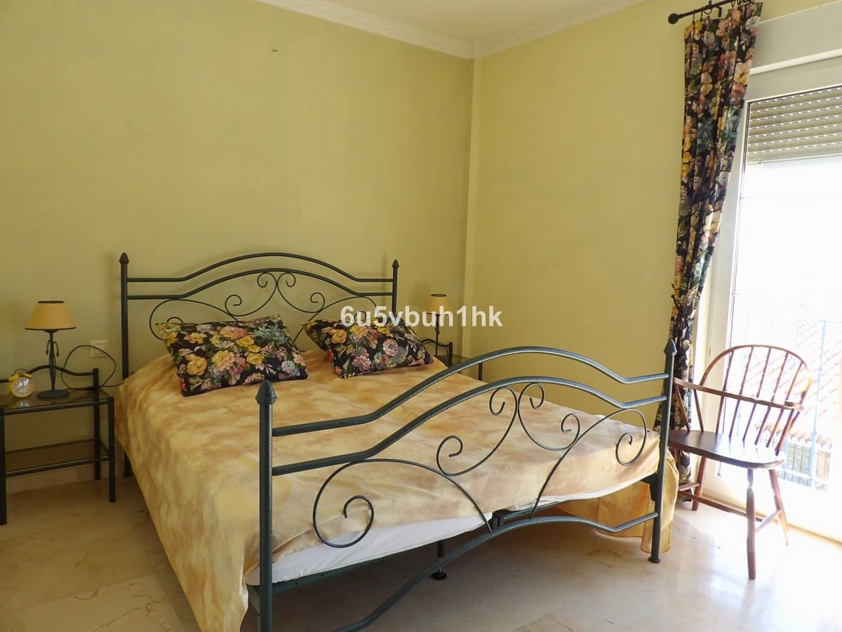 3 bedroom Villa for sale in Fuengirola with pool - € 1,225,000 (Ref: 9518177)