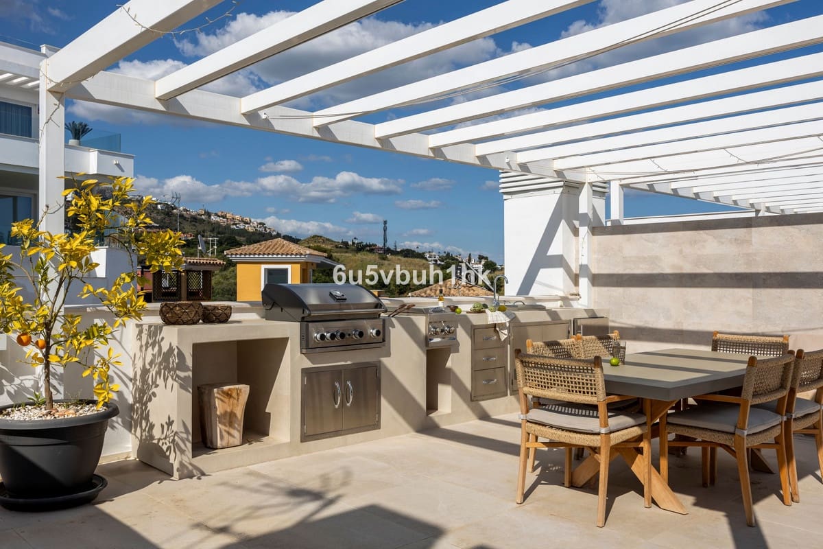 3 slaapkamer Penthouse te koop in La Capellania met zwembad - € 1.339.000 (Ref: 9518178)