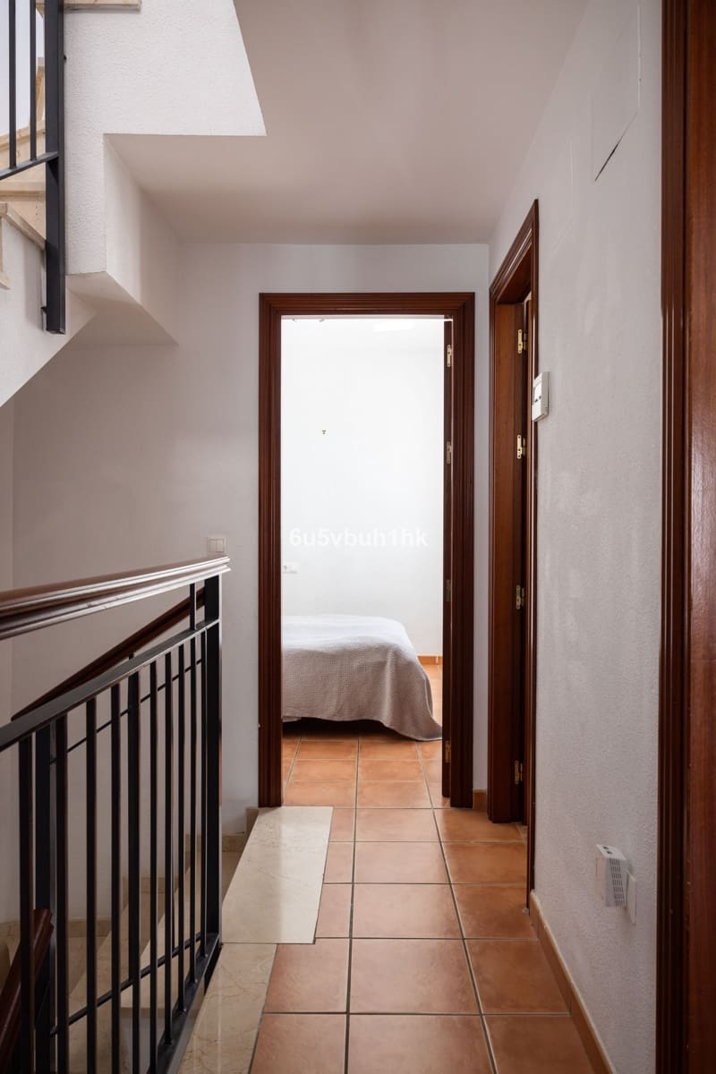 4 bedroom Townhouse for sale in Fuengirola - € 549,000 (Ref: 9518180)