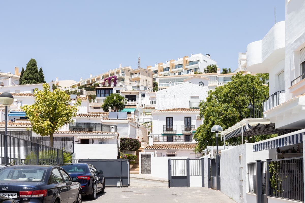 4 bedroom Townhouse for sale in Fuengirola - € 549,000 (Ref: 9518180)