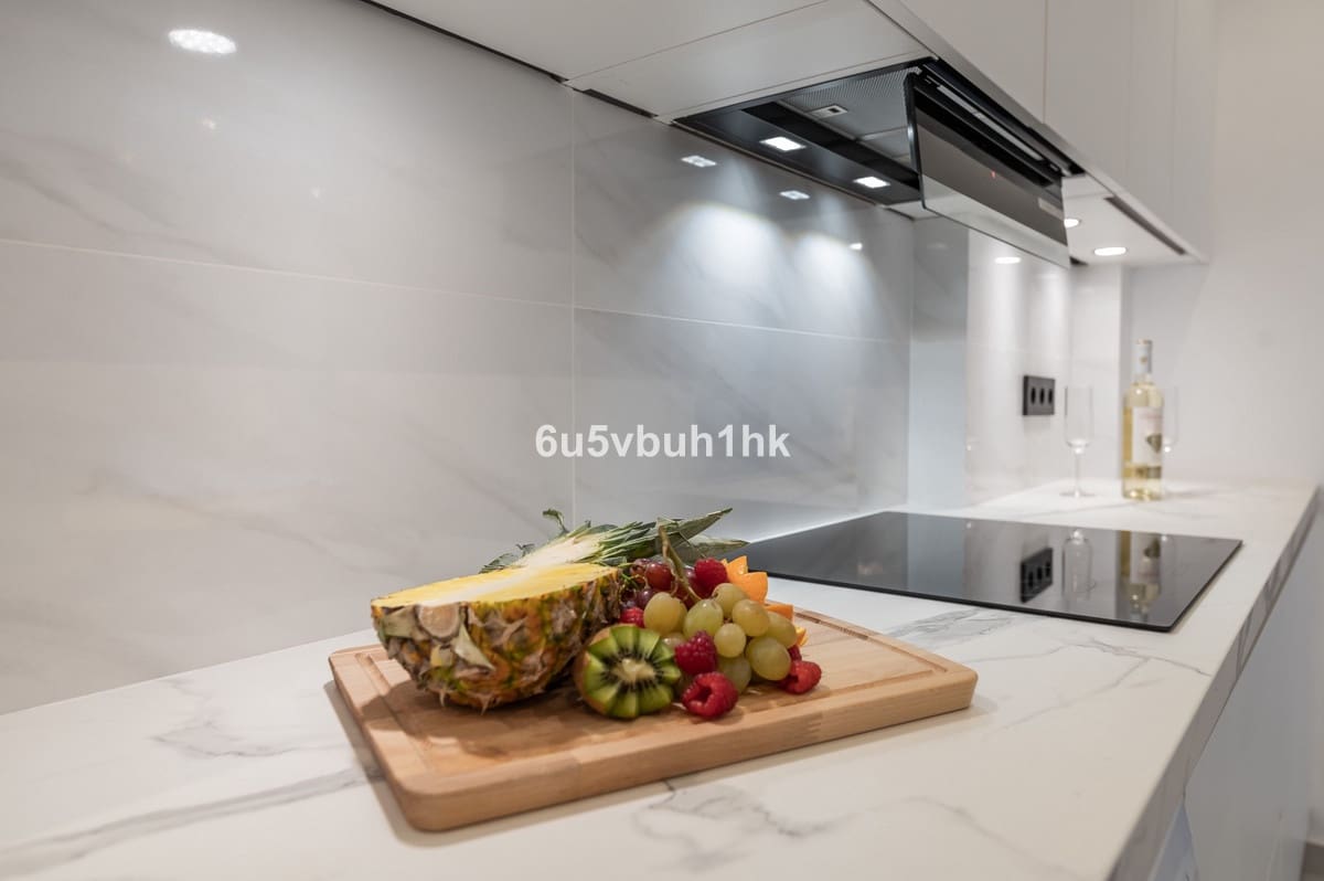 5 slaapkamer Appartement te koop in El Paraiso - € 749.000 (Ref: 9518181)