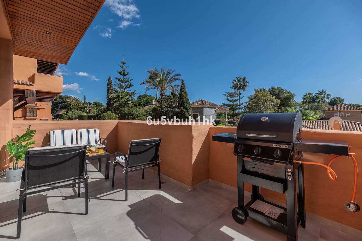 5 slaapkamer Appartement te koop in El Paraiso - € 749.000 (Ref: 9518181)