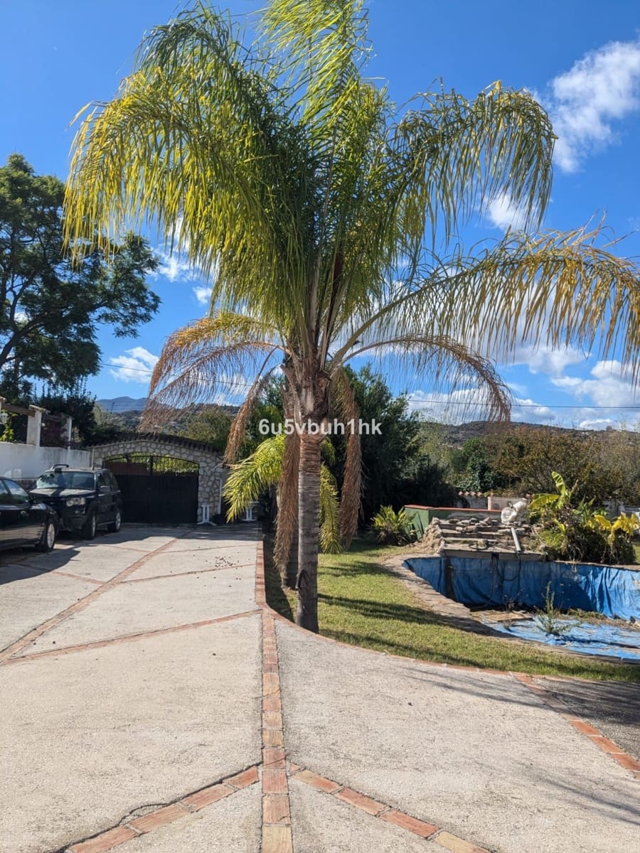 4 soveværelse Villa til salg i Alhaurin el Grande med swimmingpool - € 495.000 (Ref: 9518185)