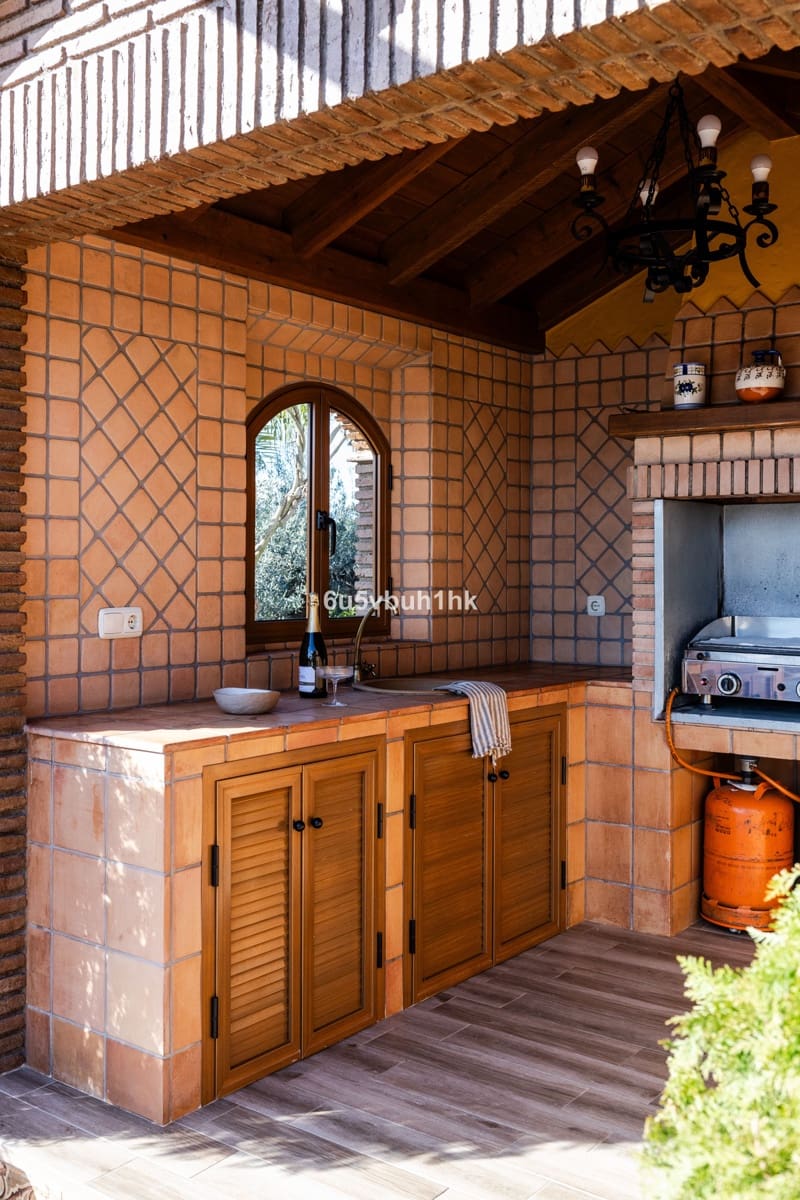 5 bedroom Townhouse for sale in Alhaurin el Grande with pool - € 1,280,000 (Ref: 9518187)