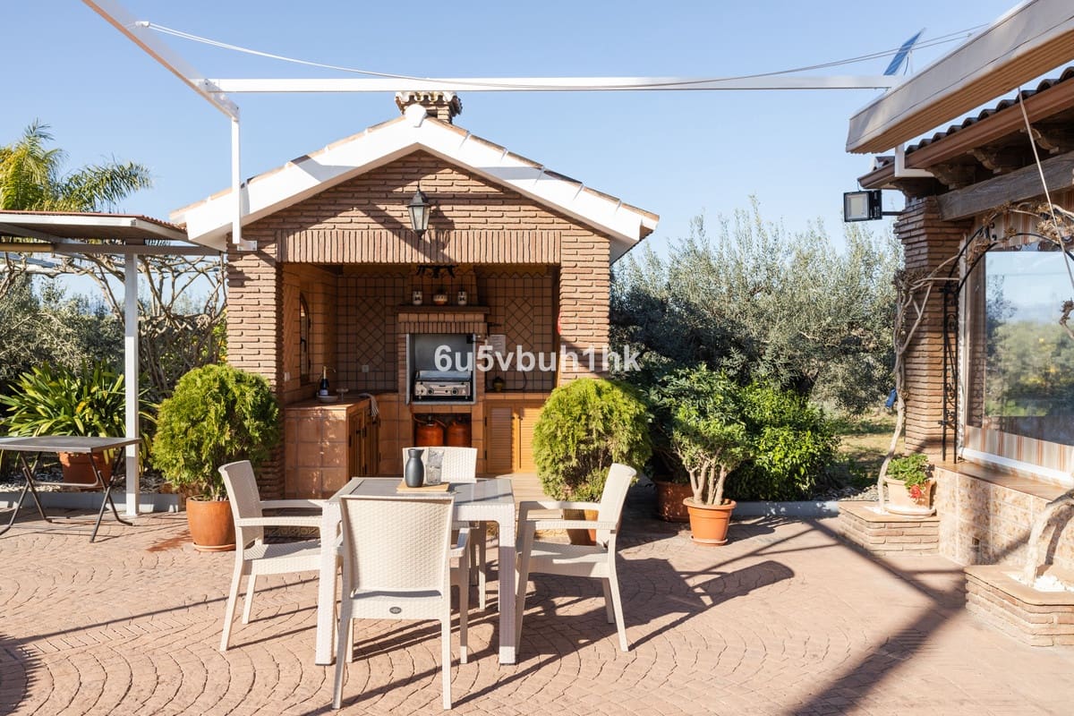 5 bedroom Townhouse for sale in Alhaurin el Grande with pool - € 1,280,000 (Ref: 9518187)