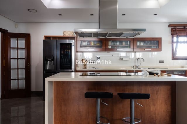 Chalet de 6 habitaciones en Centro Historico, Málaga ciudad en venta con piscina - 3.450.000 € (Ref: 9518190)