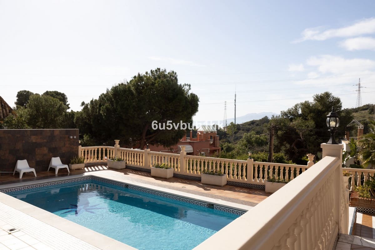Chalet de 6 habitaciones en Málaga ciudad en venta con piscina - 3.450.000 € (Ref: 9518190)
