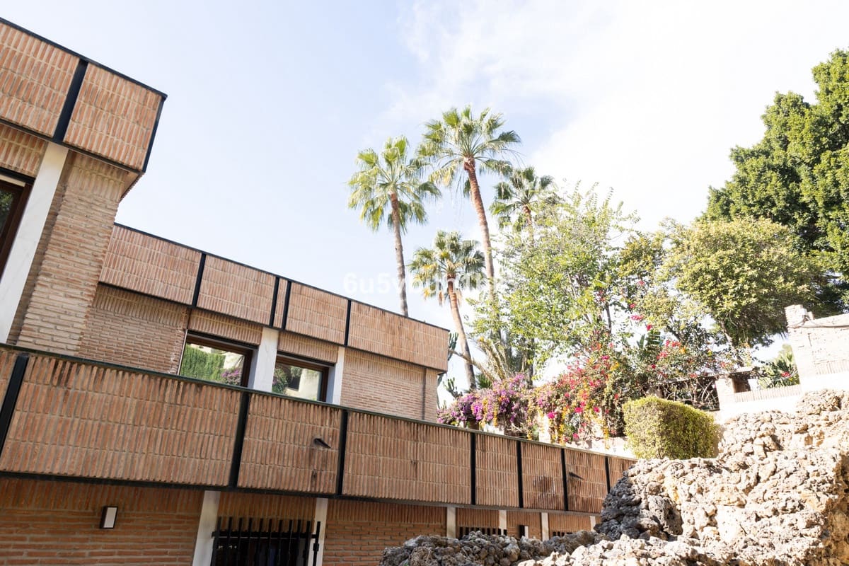 Chalet de 6 habitaciones en Málaga ciudad en venta con piscina - 3.450.000 € (Ref: 9518190)