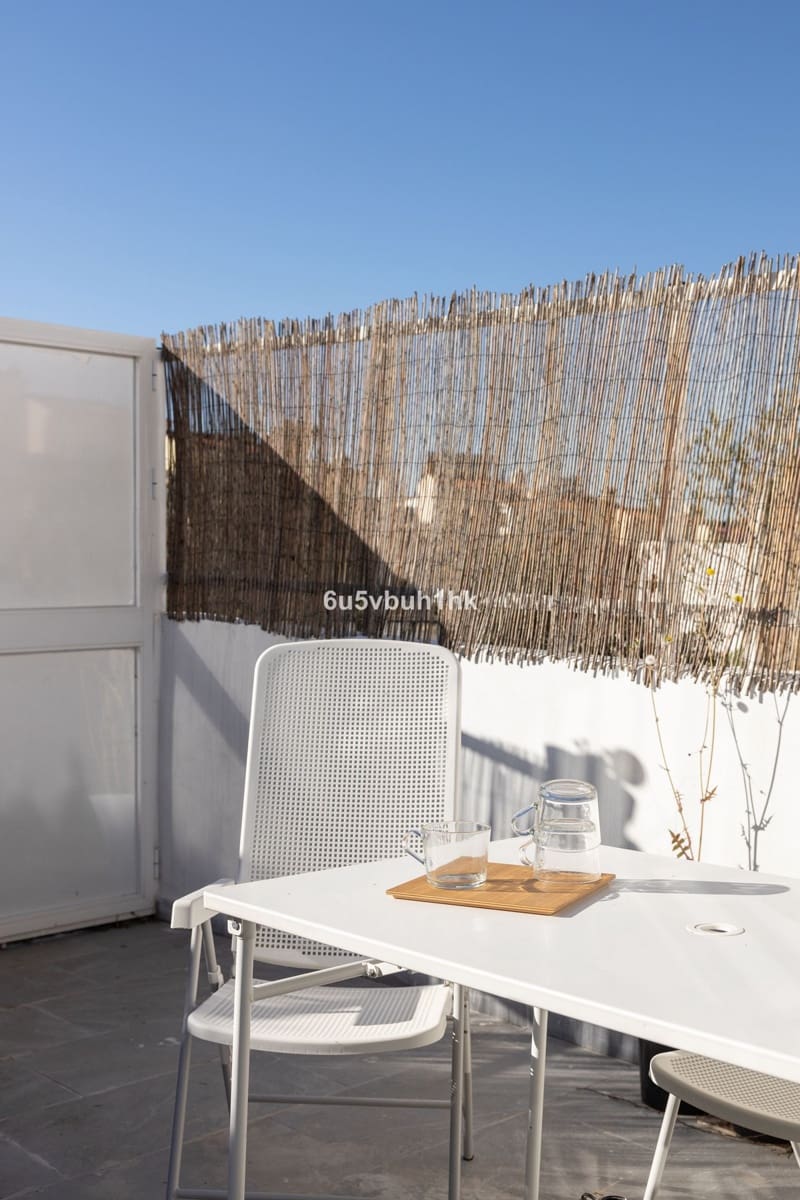 Apartamento de 2 habitaciones en Estepona en venta - 218.000 € (Ref: 9518192)