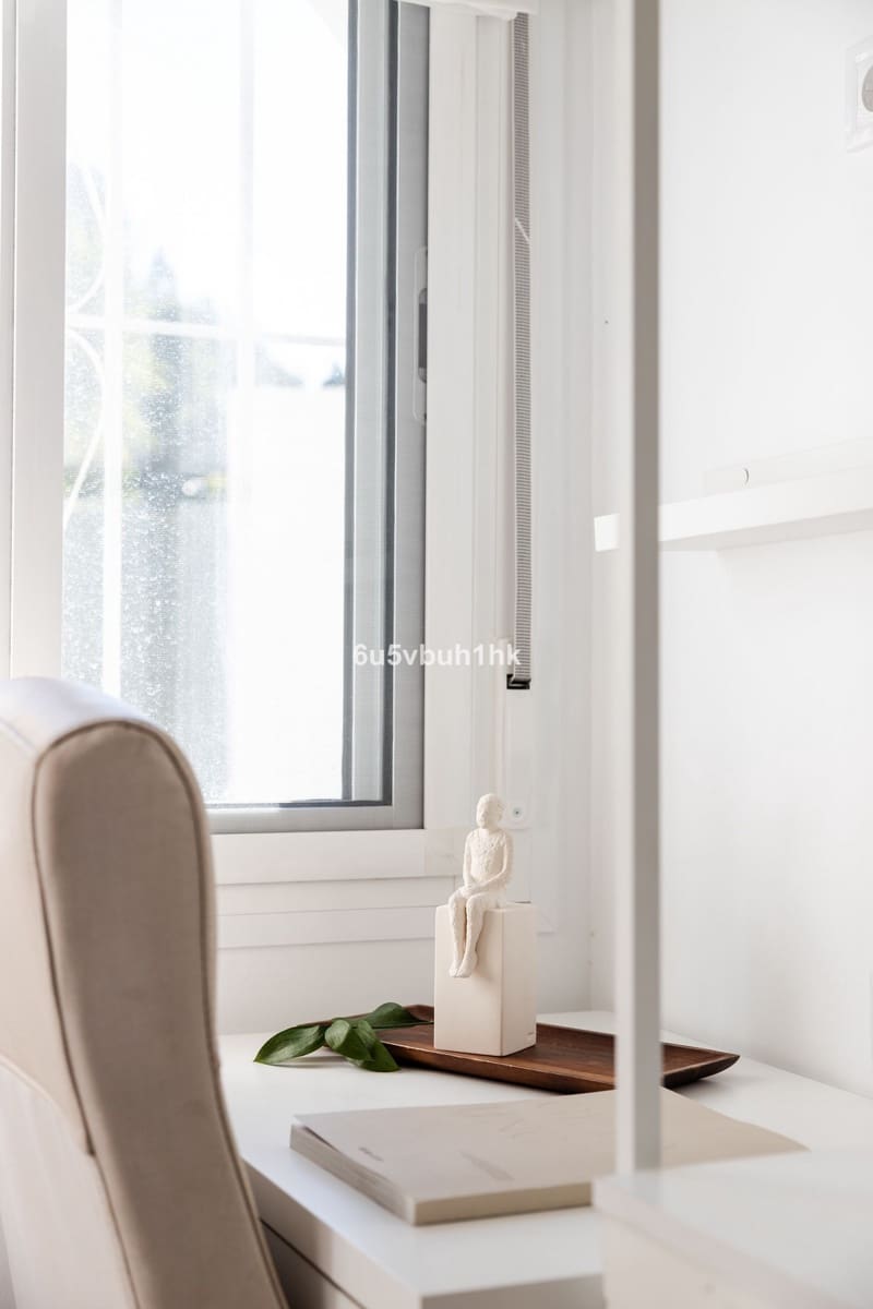 Apartamento de 2 habitaciones en Estepona en venta - 218.000 € (Ref: 9518192)