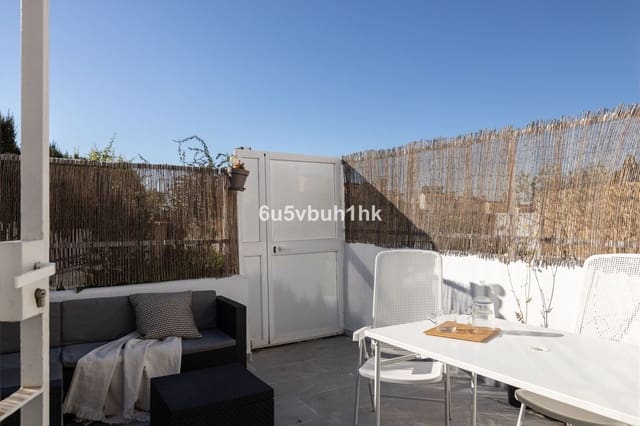 Apartamento de 2 habitaciones en Parque Central, Estepona en venta - 218.000 € (Ref: 9518192)