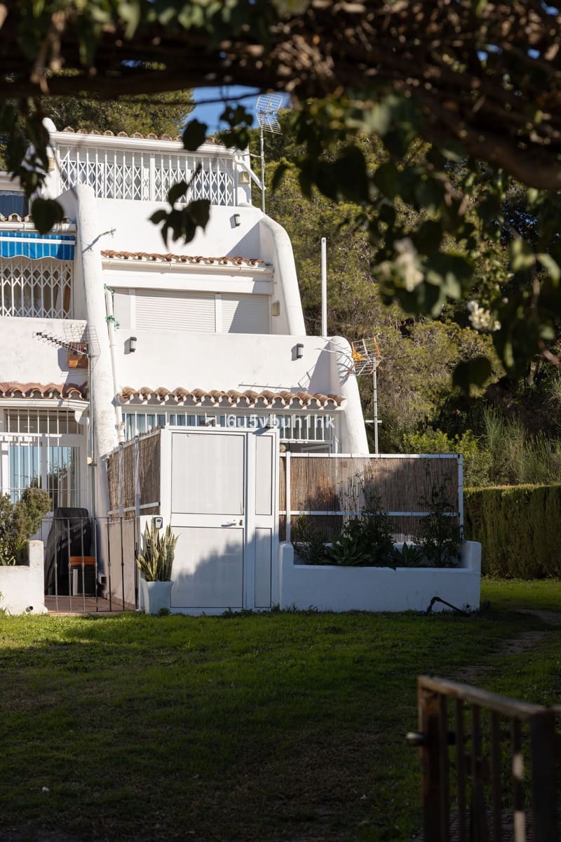 Apartamento de 2 habitaciones en Estepona en venta - 218.000 € (Ref: 9518192)