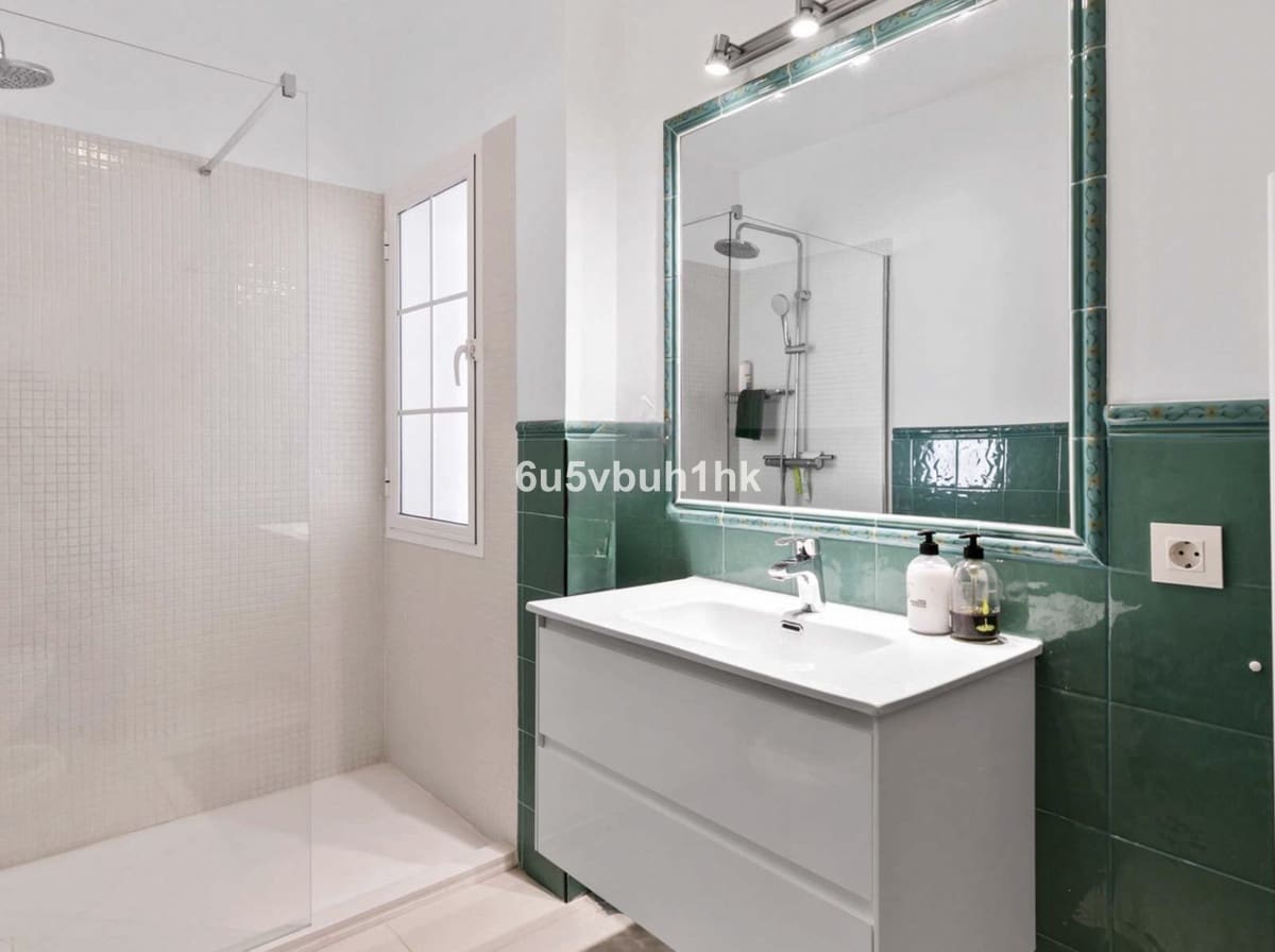 5 quarto Casa em Banda para venda em El Paraiso com piscina - 1 490 000 € (Ref: 9518193)