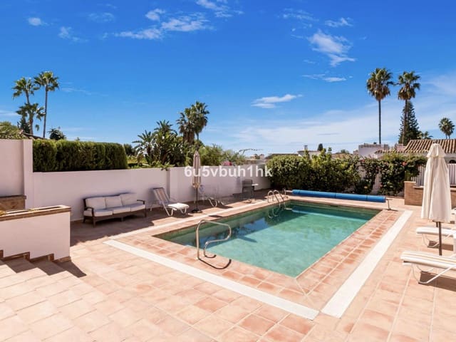 5 quarto Casa em Banda para venda em El Paraiso, Estepona com piscina - 1 490 000 € (Ref: 9518193)