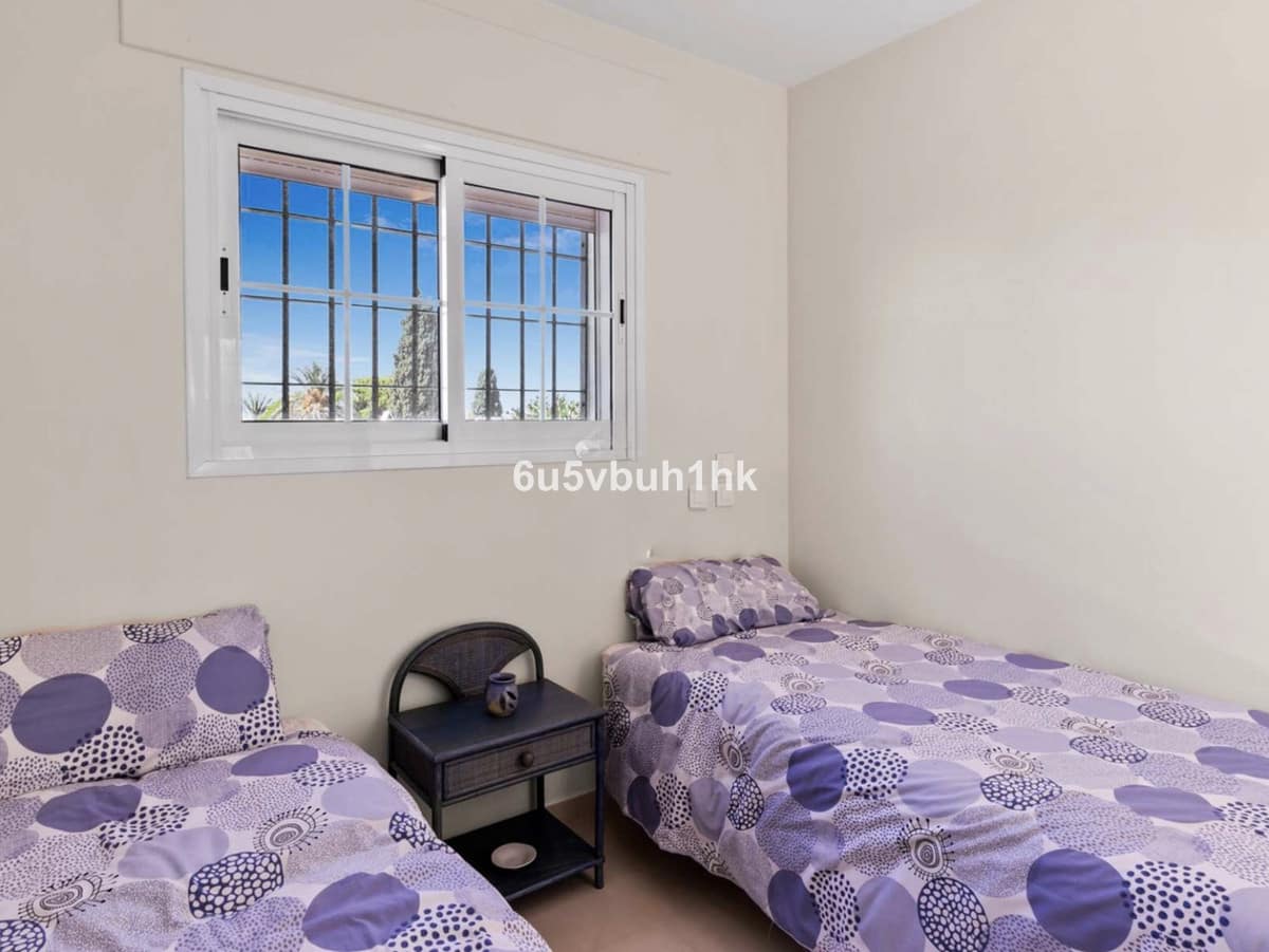 5 quarto Casa em Banda para venda em El Paraiso com piscina - 1 490 000 € (Ref: 9518193)