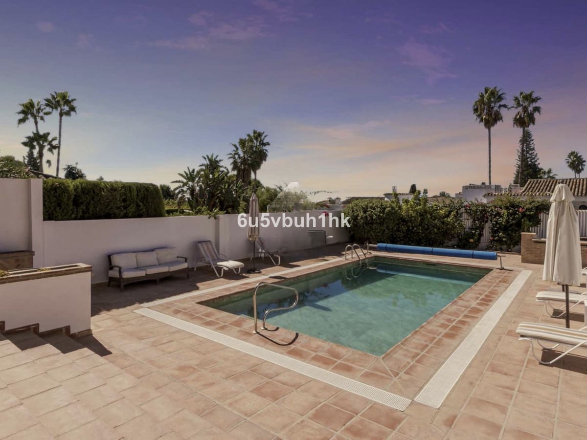 5 quarto Casa em Banda para venda em El Paraiso com piscina - 1 490 000 € (Ref: 9518193)