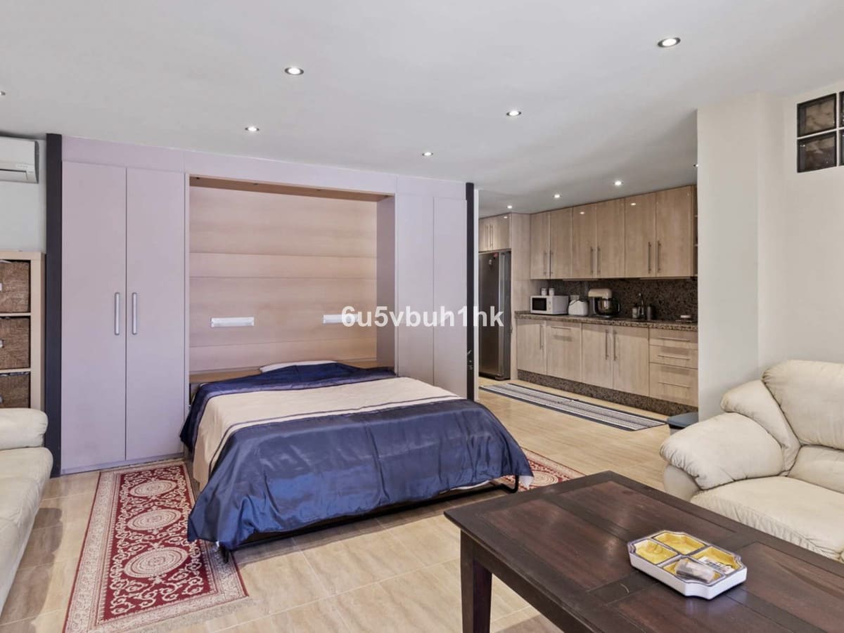 5 quarto Casa em Banda para venda em El Paraiso com piscina - 1 490 000 € (Ref: 9518193)