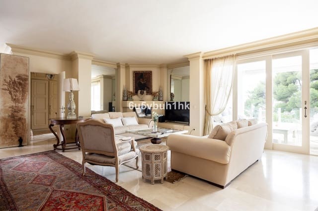 3 bedroom Penthouse for sale in Los Monteros, Marbella with pool - € 800,000 (Ref: 9518195)