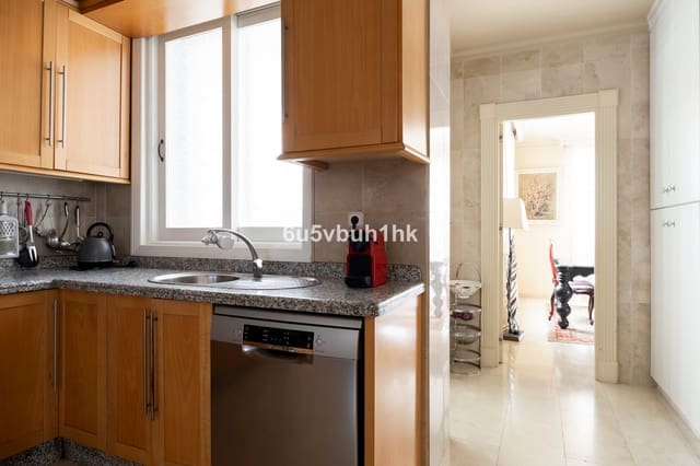 3 bedroom Penthouse for sale in Los Monteros, Marbella with pool - € 800,000 (Ref: 9518195)