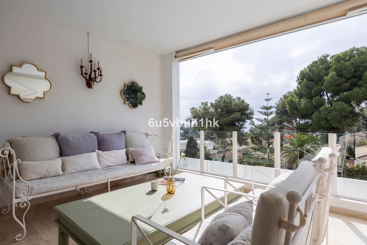 3 bedroom Penthouse for sale in Los Monteros with pool - € 800,000 (Ref: 9518195)