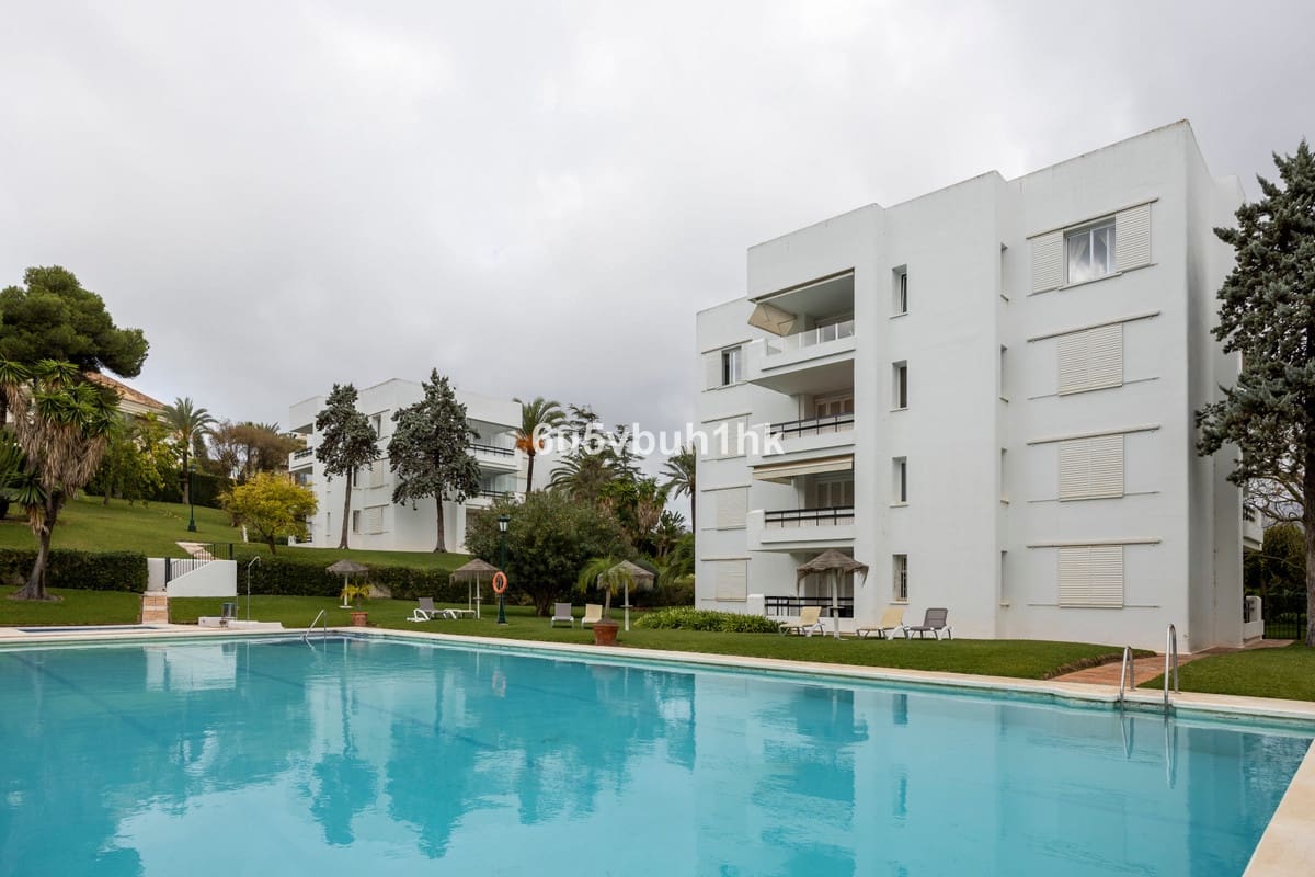 3 bedroom Penthouse for sale in Los Monteros with pool - € 800,000 (Ref: 9518195)