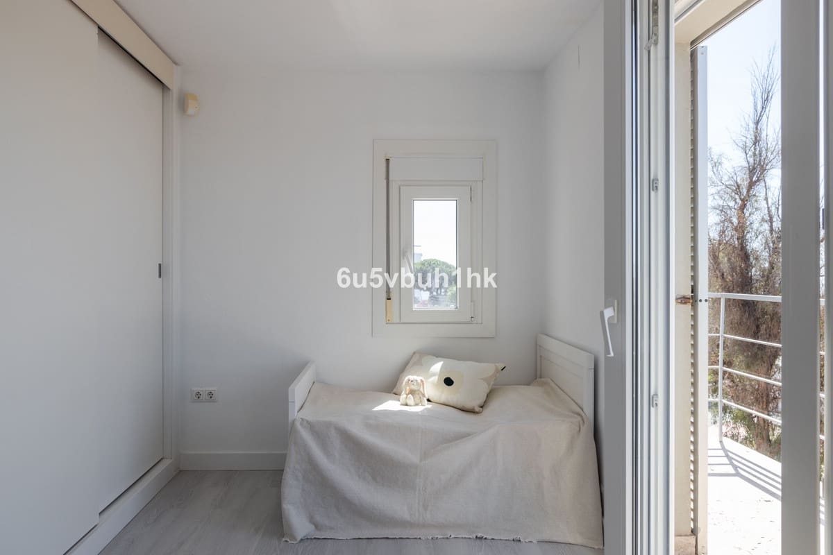 Finca/Casa Rural de 4 habitaciones en Fuengirola en venta con piscina - 595.000 € (Ref: 9518200)