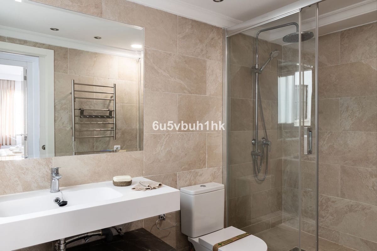 3 bedroom Apartment for sale in San Pedro de Alcantara - € 360,000 (Ref: 9518201)