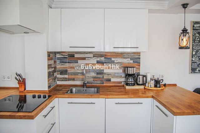 3 bedroom Apartment for sale in San Pedro de Alcántara Pueblo, Marbella - € 360,000 (Ref: 9518201)