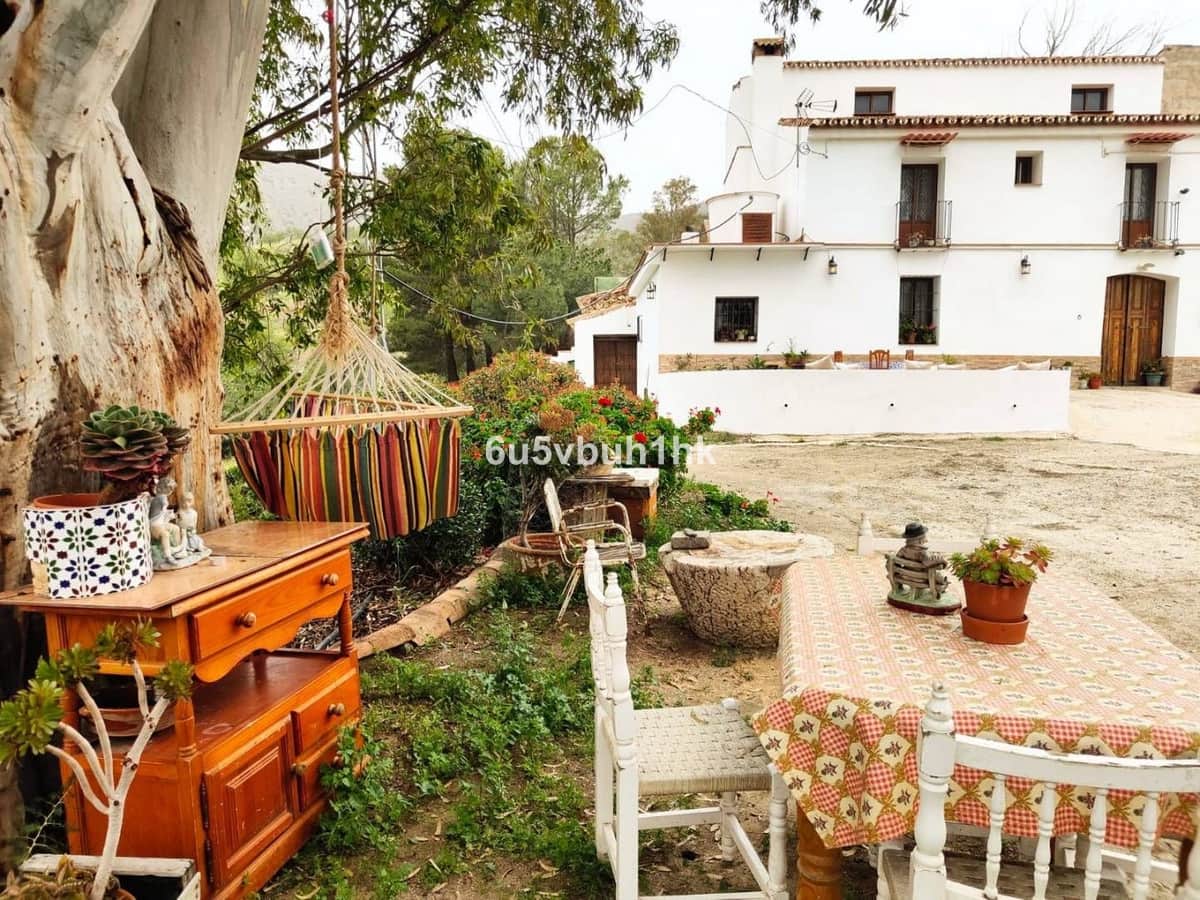 5 bedroom Townhouse for sale in Malaga city - € 3,600,000 (Ref: 9518209)