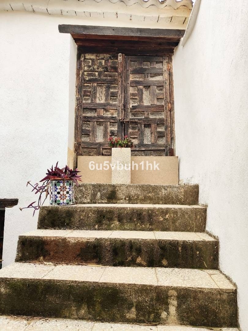 5 bedroom Townhouse for sale in Malaga city - € 3,600,000 (Ref: 9518209)