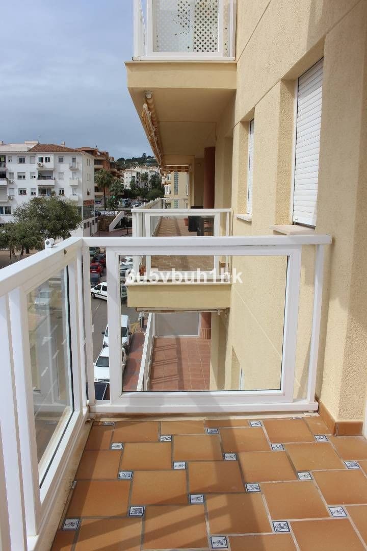 3 makuuhuone Huoneisto myytävänä paikassa Manilva mukana uima-altaan - 749 000 € (Ref: 9518210)