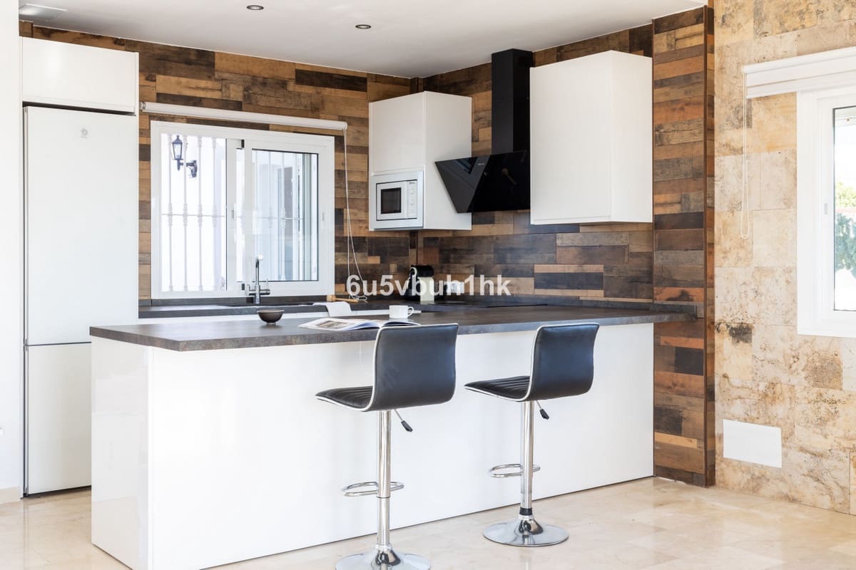 4 makuuhuone Huvila myytävänä paikassa La Capellania mukana uima-altaan - 1 170 000 € (Ref: 9518211)