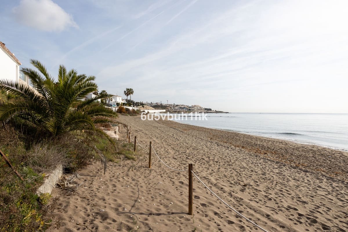 4 bedroom Villa for sale in El Chaparral with pool - € 1,680,000 (Ref: 9518212)