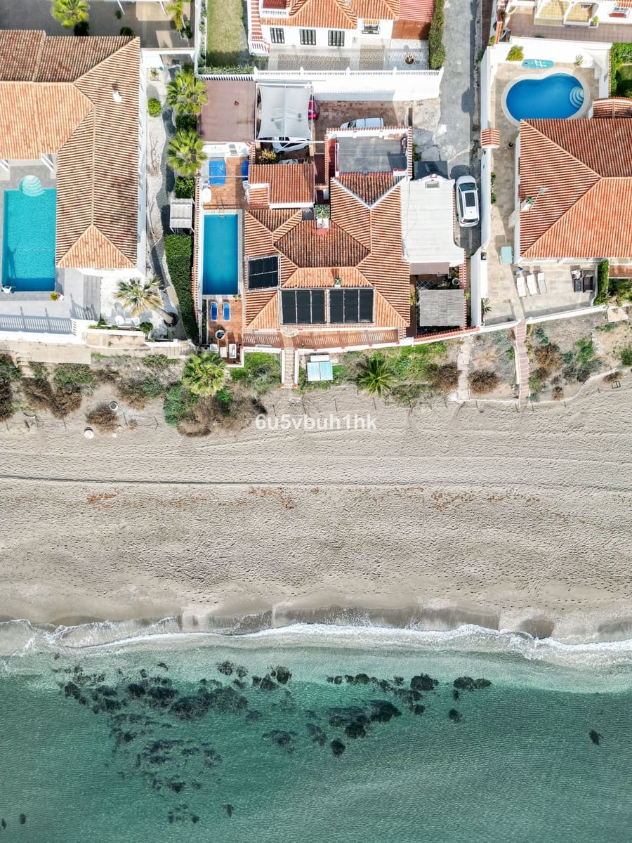 4 bedroom Villa for sale in El Chaparral with pool - € 1,680,000 (Ref: 9518212)