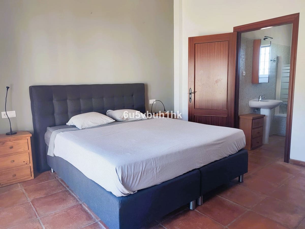 9 slaapkamer Huis te koop in Arenas met zwembad - € 1.450.000 (Ref: 9518213)