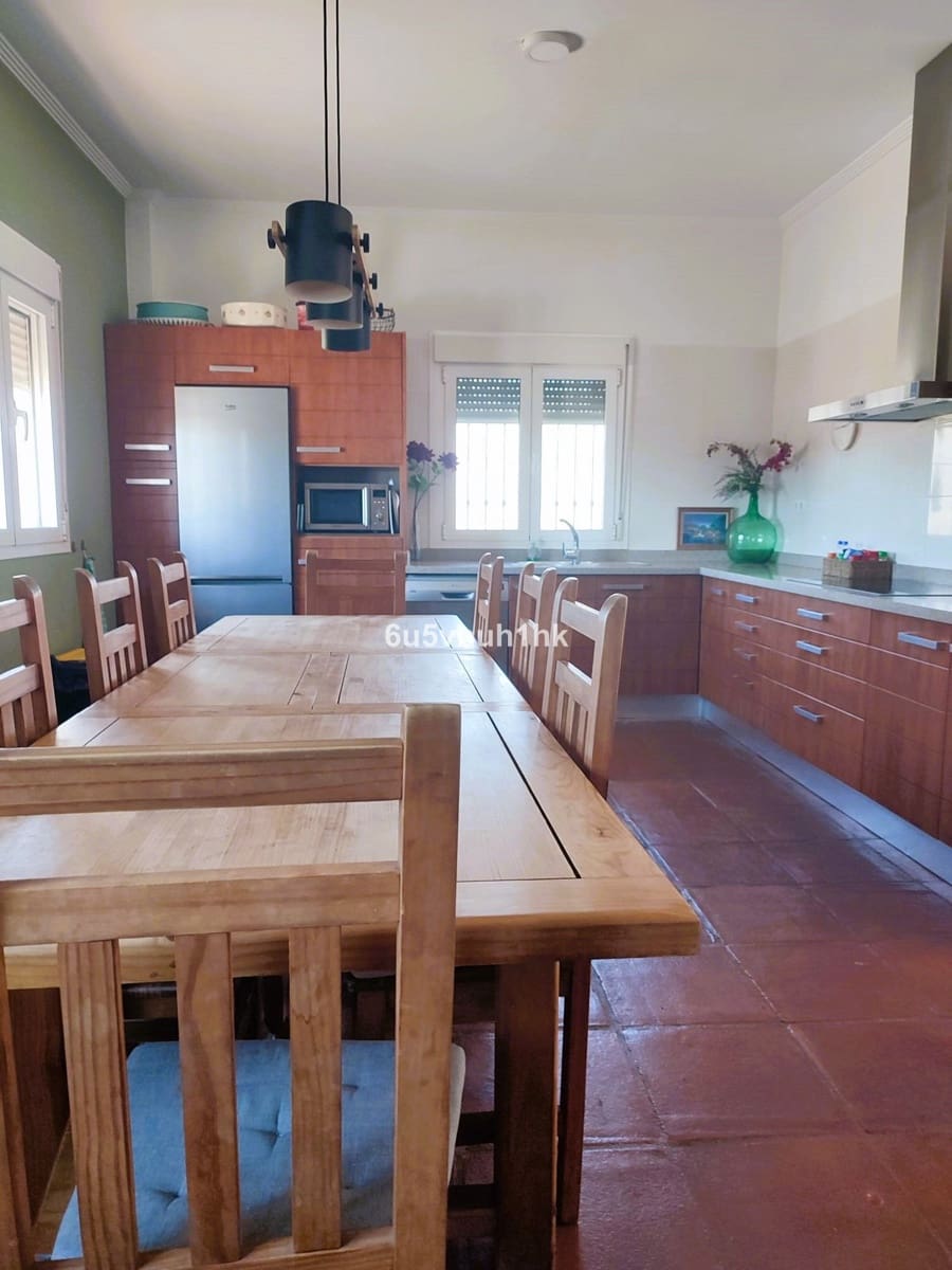 9 slaapkamer Huis te koop in Arenas met zwembad - € 1.450.000 (Ref: 9518213)