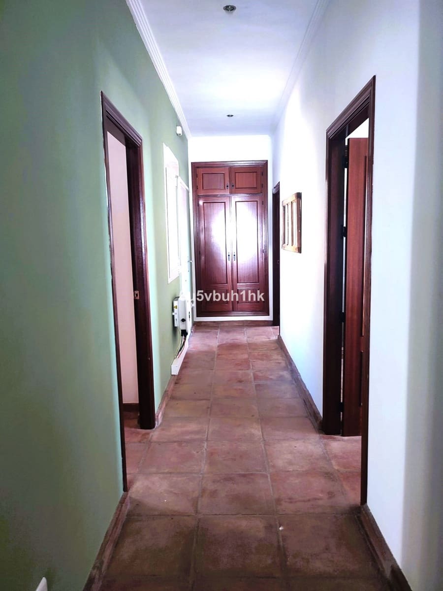 9 slaapkamer Huis te koop in Arenas met zwembad - € 1.450.000 (Ref: 9518213)