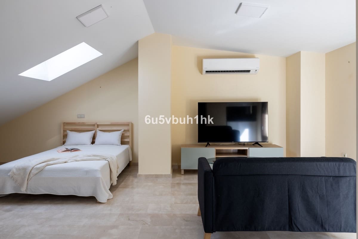 1 soverom Penthouse til salgs i Malaga by - € 295 000 (Ref: 9518215)