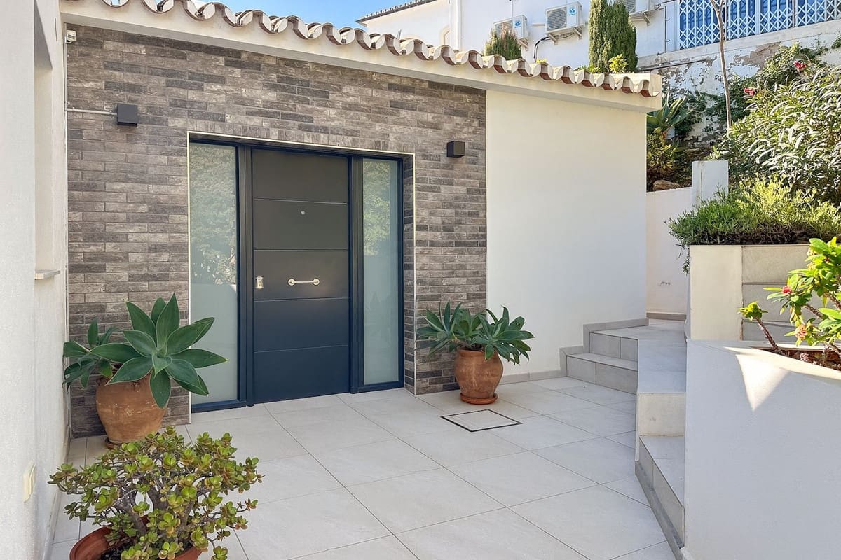 3 chambre Villa/Maison à vendre à Mijas avec piscine - 1 180 000 € (Ref: 9518220)