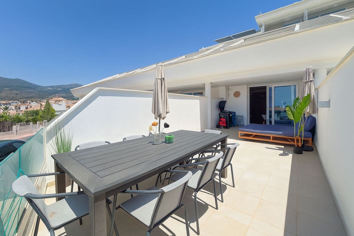 2 makuuhuone Huoneisto myytävänä paikassa Fuengirola - 425 000 € (Ref: 9518227)