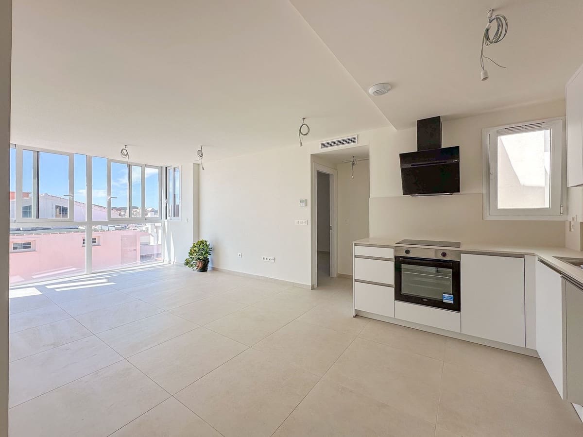 1 bedroom Apartment for sale in Fuengirola - € 315,000 (Ref: 9518230)