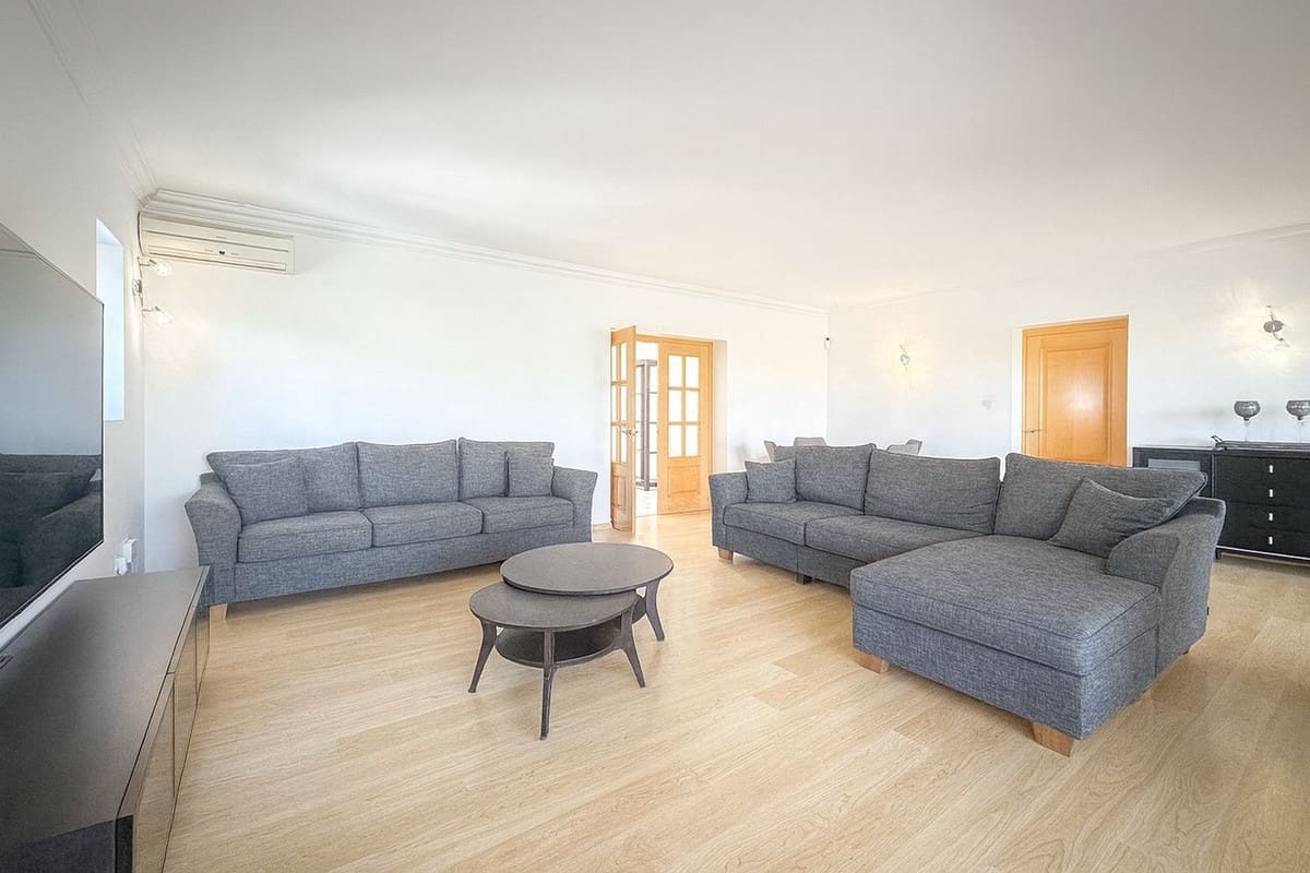 4 bedroom Villa for sale in Cerro del Aguila with pool - € 995,000 (Ref: 9518231)