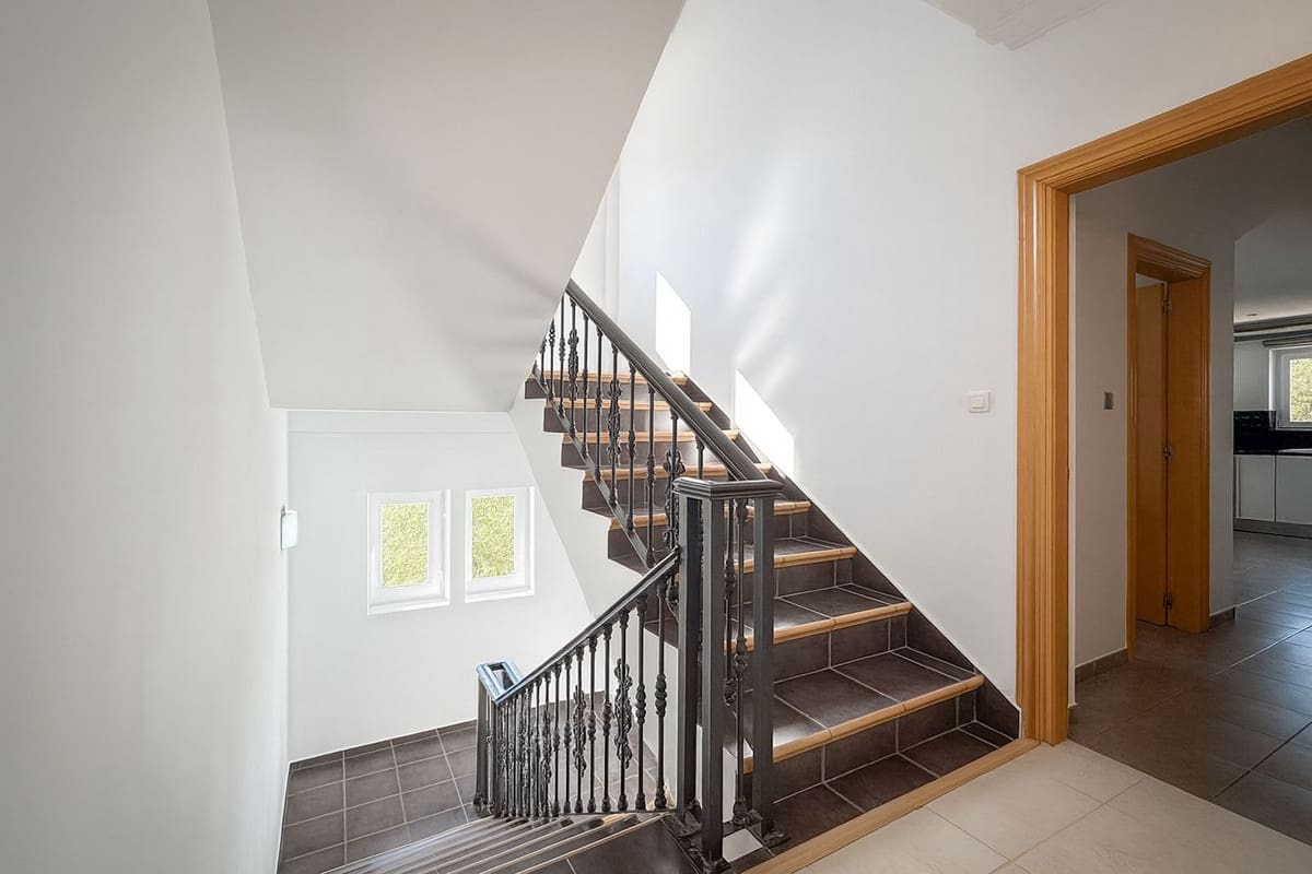 4 bedroom Villa for sale in Cerro del Aguila with pool - € 995,000 (Ref: 9518231)