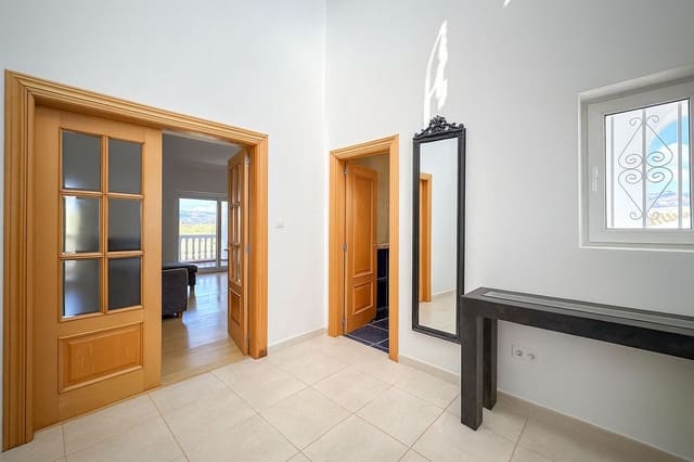 4 bedroom Villa for sale in Cerro del Aguila, Mijas with pool - € 995,000 (Ref: 9518231)