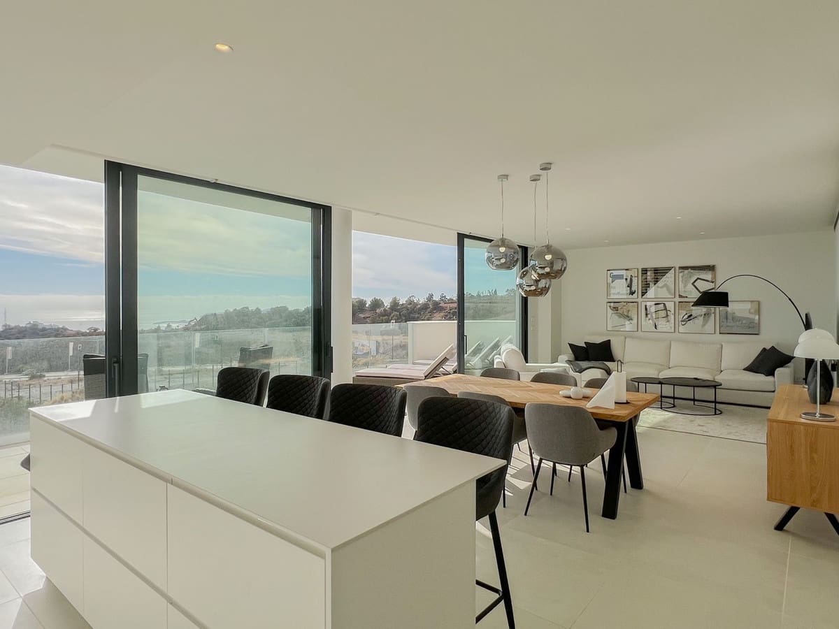 3 slaapkamer Appartement te koop in Fuengirola met garage - € 769.000 (Ref: 9518232)