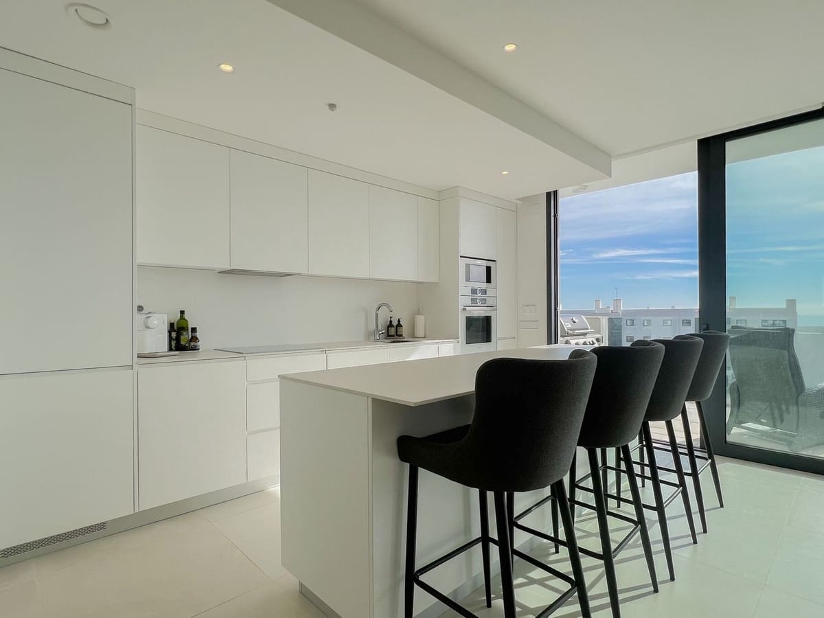 3 slaapkamer Appartement te koop in Fuengirola met garage - € 769.000 (Ref: 9518232)