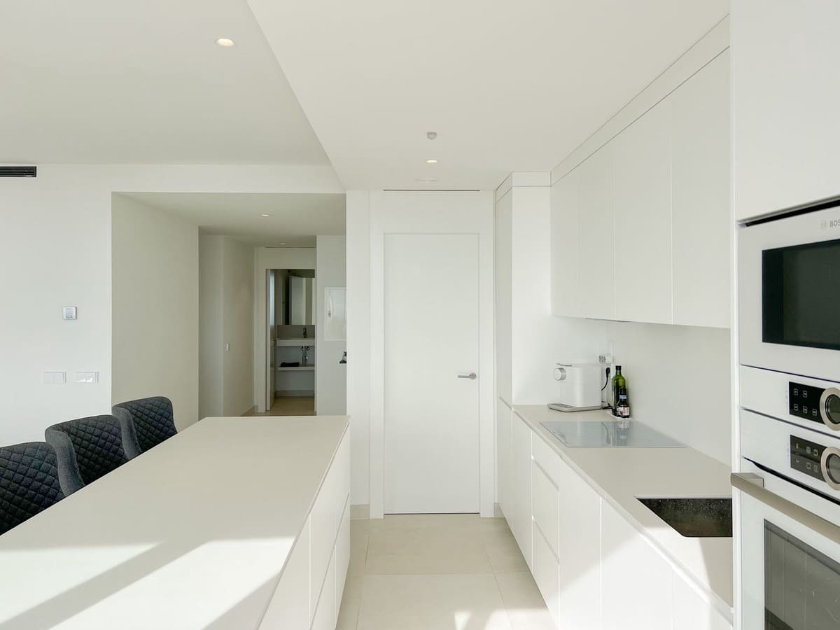 3 slaapkamer Appartement te koop in Fuengirola met garage - € 769.000 (Ref: 9518232)