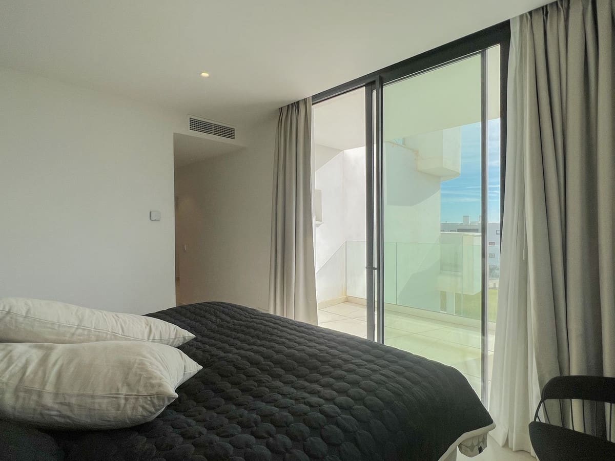 3 slaapkamer Appartement te koop in Fuengirola met garage - € 769.000 (Ref: 9518232)