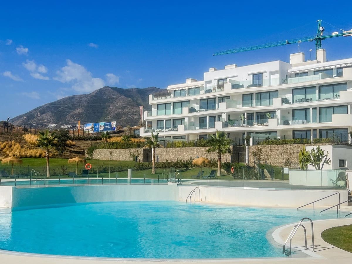 3 slaapkamer Appartement te koop in Fuengirola met garage - € 769.000 (Ref: 9518232)