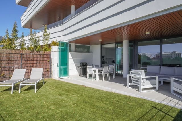 2 slaapkamer Appartement te koop in El Higuerón, Fuengirola met garage - € 575.000 (Ref: 9518235)